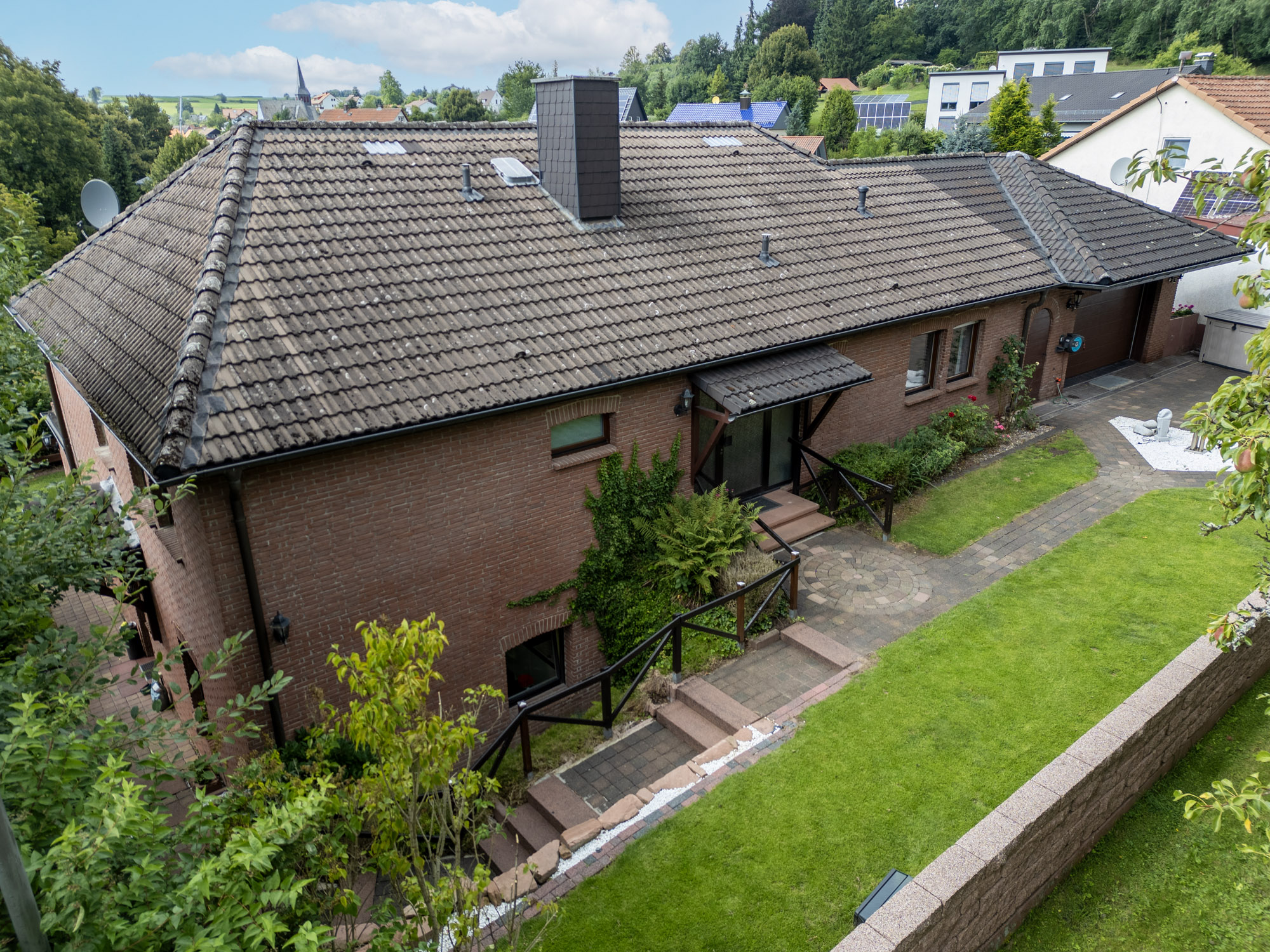 Repräsentatives Zweifamilienhaus in Grasellenbach